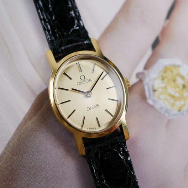 cafe-noir-montres-horloger-marseille-omega-mini-ellipse-doree-mecanique-1989