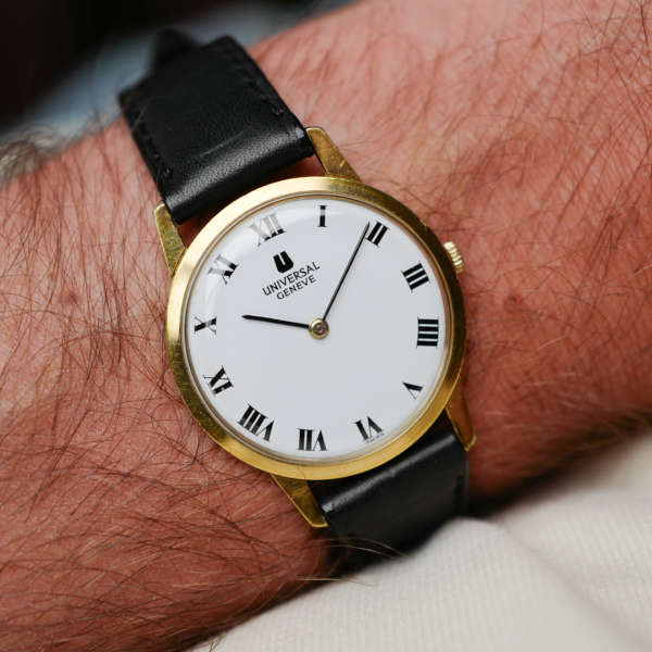 cafe noir montres horloger marseille universal-geneve-ultra-thin-31mm-or-calibre-142