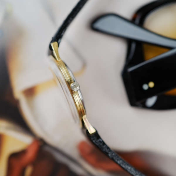 cafe noir montres horloger marseille universal-geneve-ultra-thin-31mm-or-calibre-142