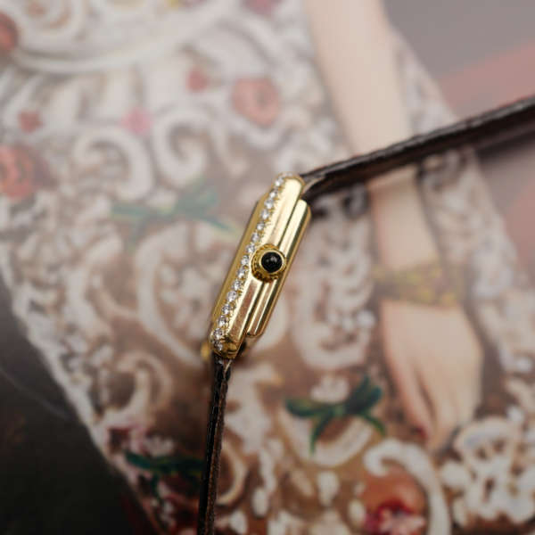 cafe-noir-montres-vintage-horloger-rachat-marseille-aix- jaeger-femme-or-diamant-montre-cocktail-vintage