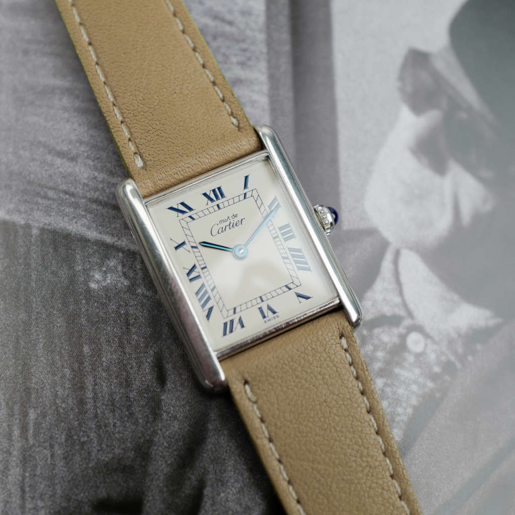 cartier-tank-must-de-cartier-gm-boitier-argent-vintage-annees-1980_4 cartier-tank-must-de-cartier-gm-boitier-argent-vintage-annees-1980