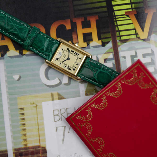cartier-tank-must-quartz-doré-chiffres-romains-pour-femme-vintage-1986