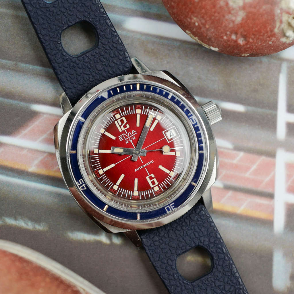 cafe-noir-montres-acaht-vente-marseille-elvia-baby-panerai-vintage-bakelite-rouge-1970-diver