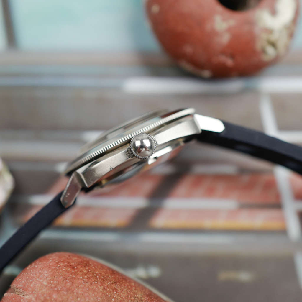 cafe-noir-montres-acaht-vente-marseille-elvia-baby-panerai-vintage-bakelite-rouge-1970-diver