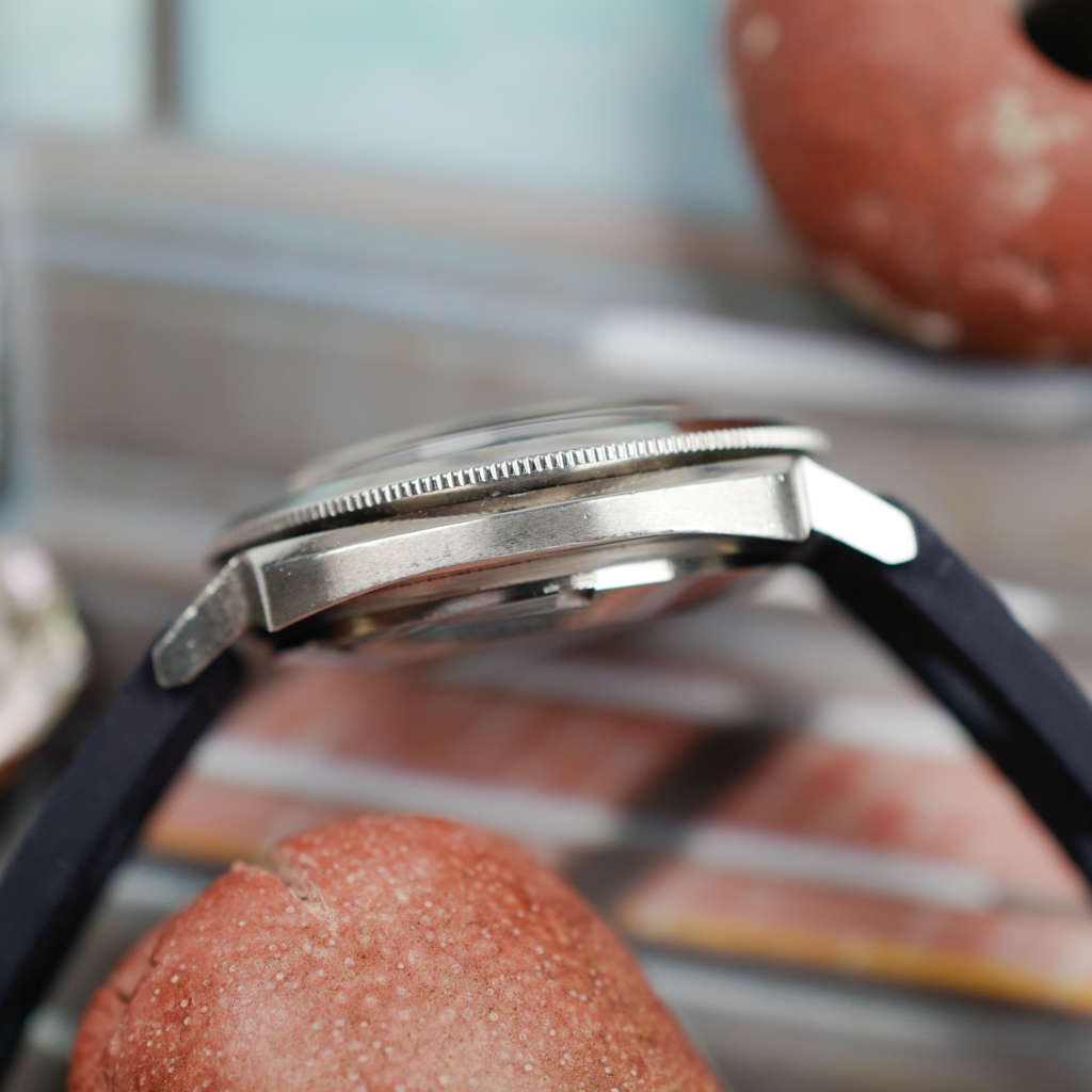 cafe-noir-montres-acaht-vente-marseille-elvia-baby-panerai-vintage-bakelite-rouge-1970-diver