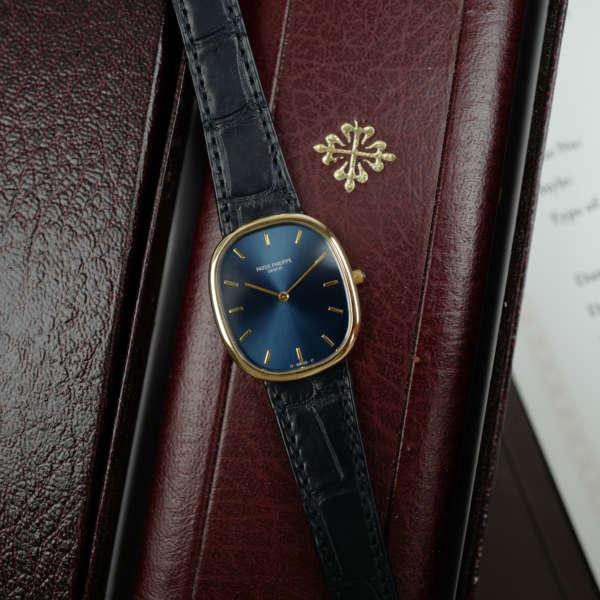 cafe-noir-montres-marseille-patek-philippe-ellipse-3738-cadran-bleu-1991-papiers-boite
