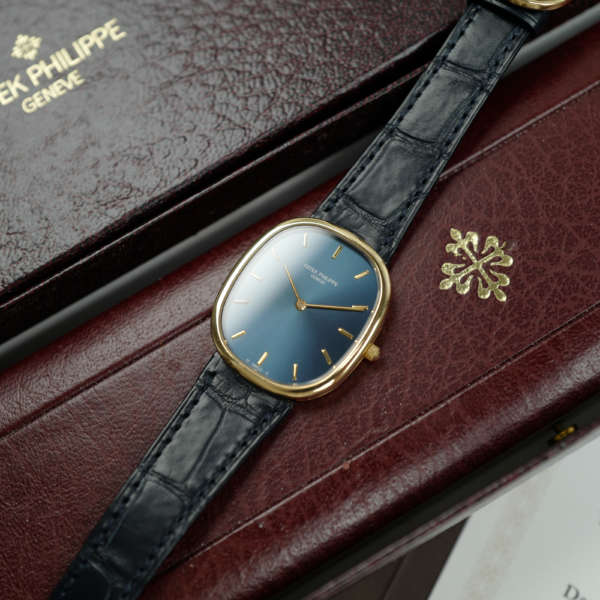 cafe-noir-montres-marseille-patek-philippe-ellipse-3738-cadran-bleu-1991-papiers-boite
