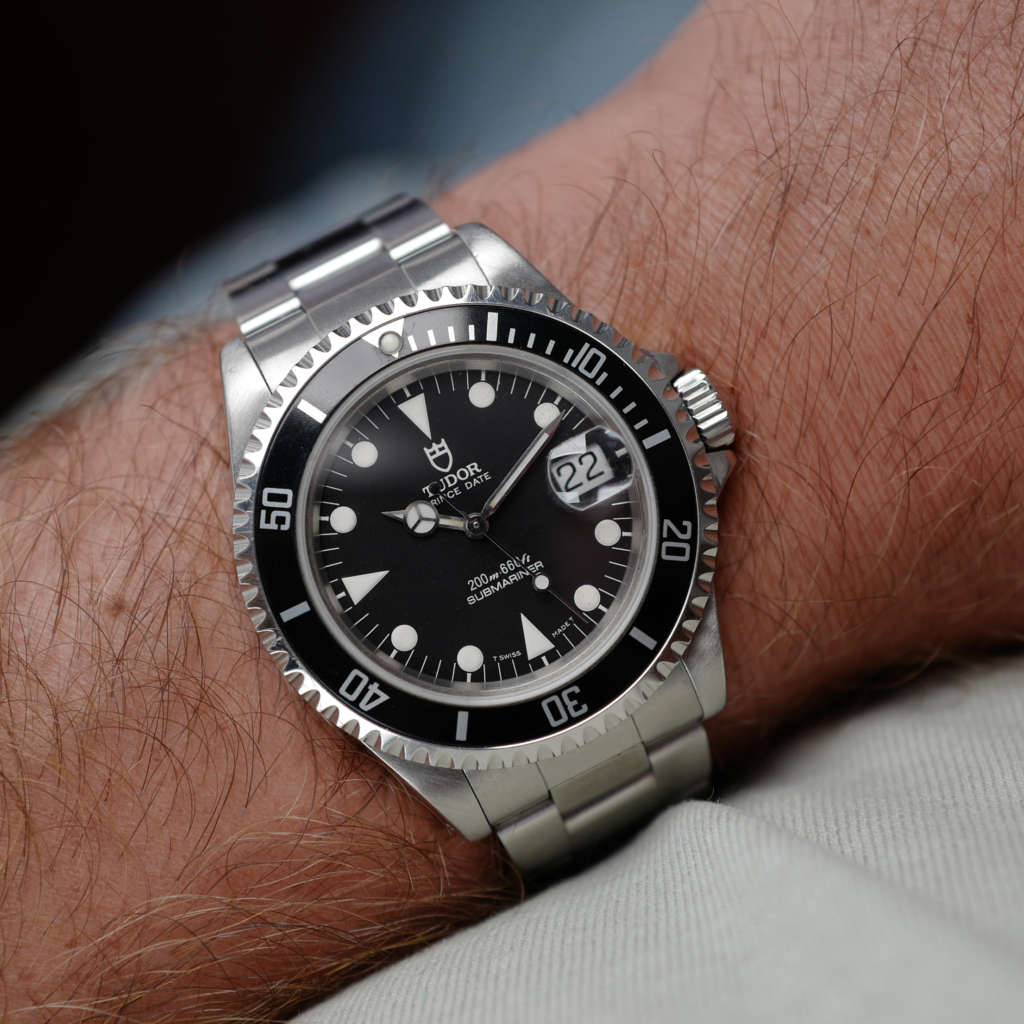 cafe-noir-montre-horloger-tudor-submariner-date-ref-79190-vintage-1995-box-papers