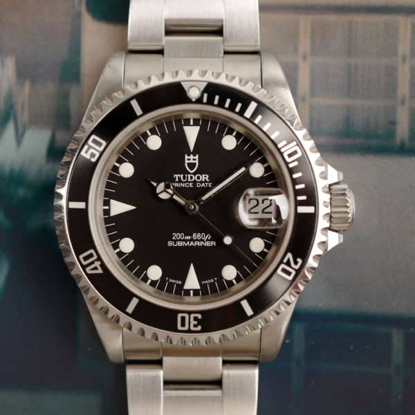 cafe-noir-montre-horloger-tudor-submariner-date-ref-79190-vintage-1995-box-papers