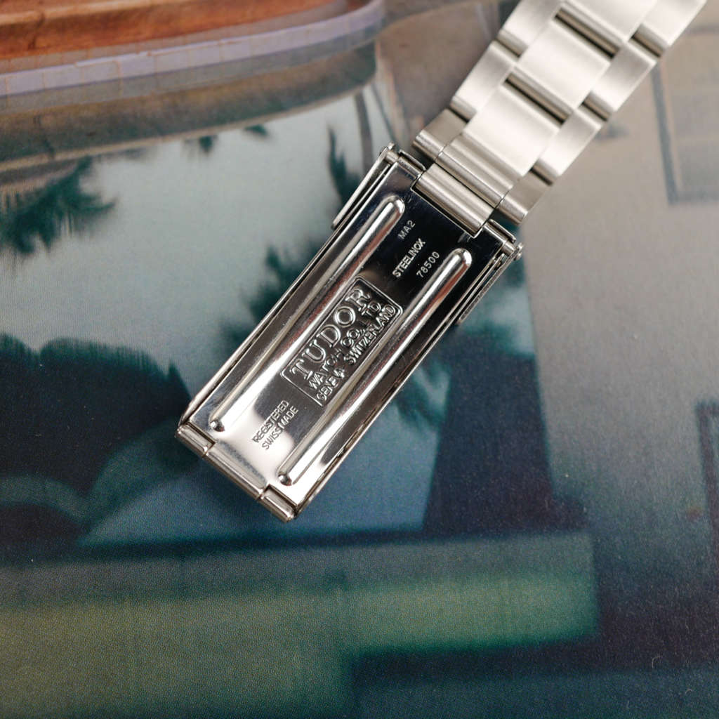 cafe-noir-montre-horloger-tudor-submariner-date-ref-79190-vintage-1995-box-papers