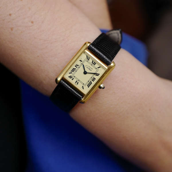 cafe noir montres horloger marseille cartier tank must mécanique pour femme vermeil petit modèle or chiffres romains bracelet vert