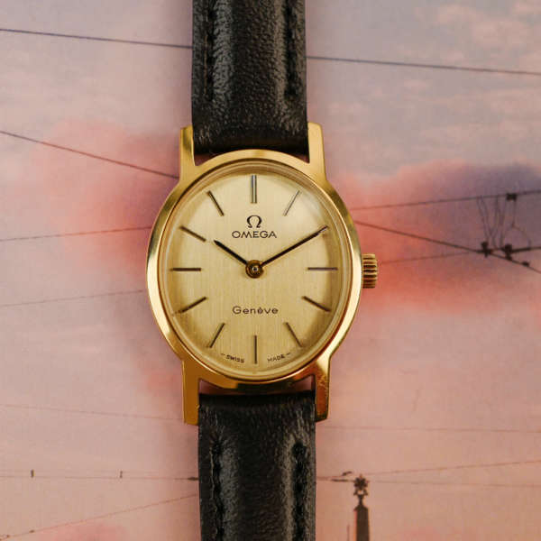 omega-de-ville-mini-ellipse-doree-pour-femme-vintage-1989-nos