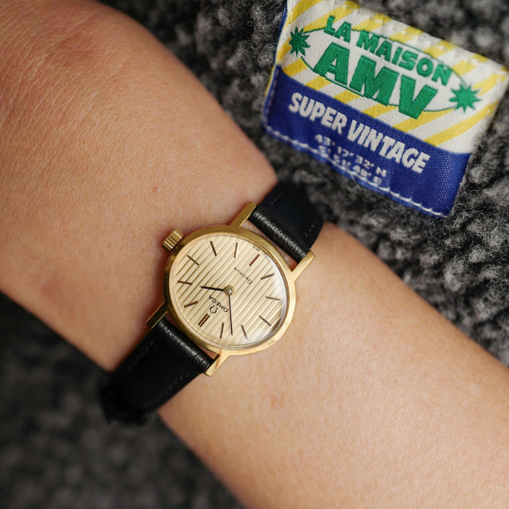 omega-geneve-mini-ellipse-mecanique-pour-femme-vintage-1989-neuve-de-stoock-NOS