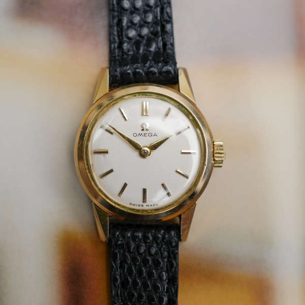 omega-mini-montre-de-cocktail-doree-pour-femme-vintage-1960
