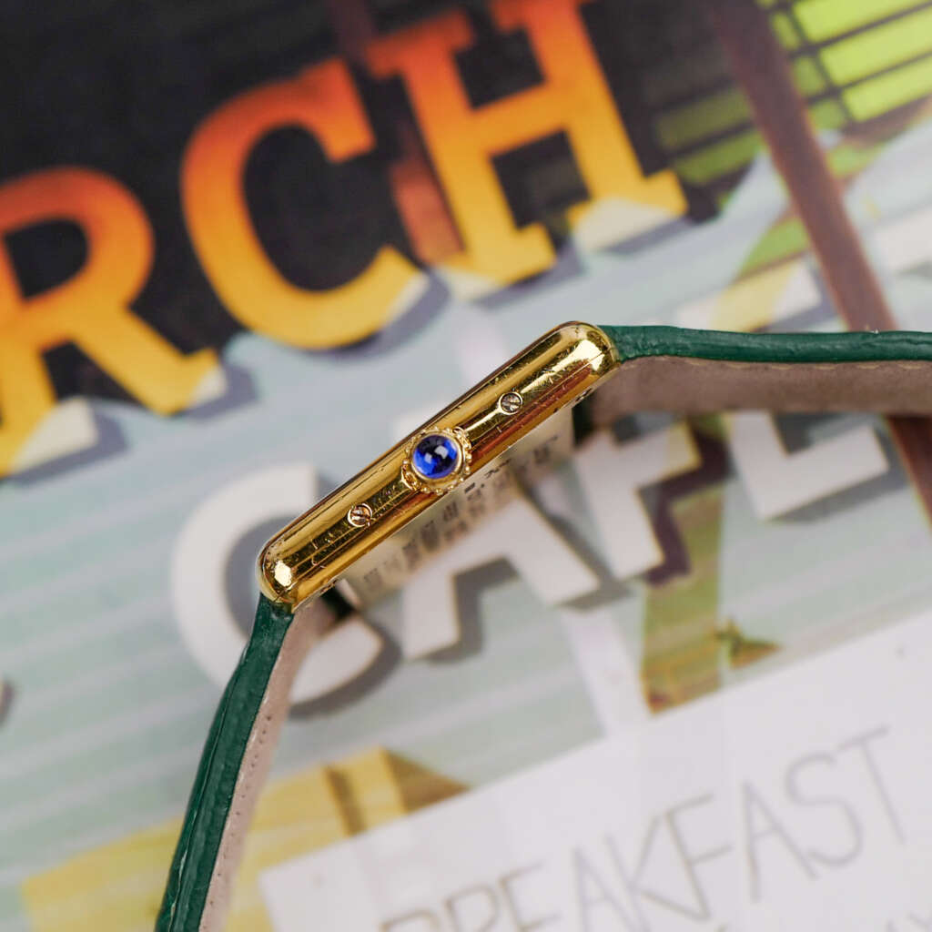 cafe noir montres horloger marseille cartier tank must mécanique pour femme vermeil petit modèle or chiffres romains bracelet vert