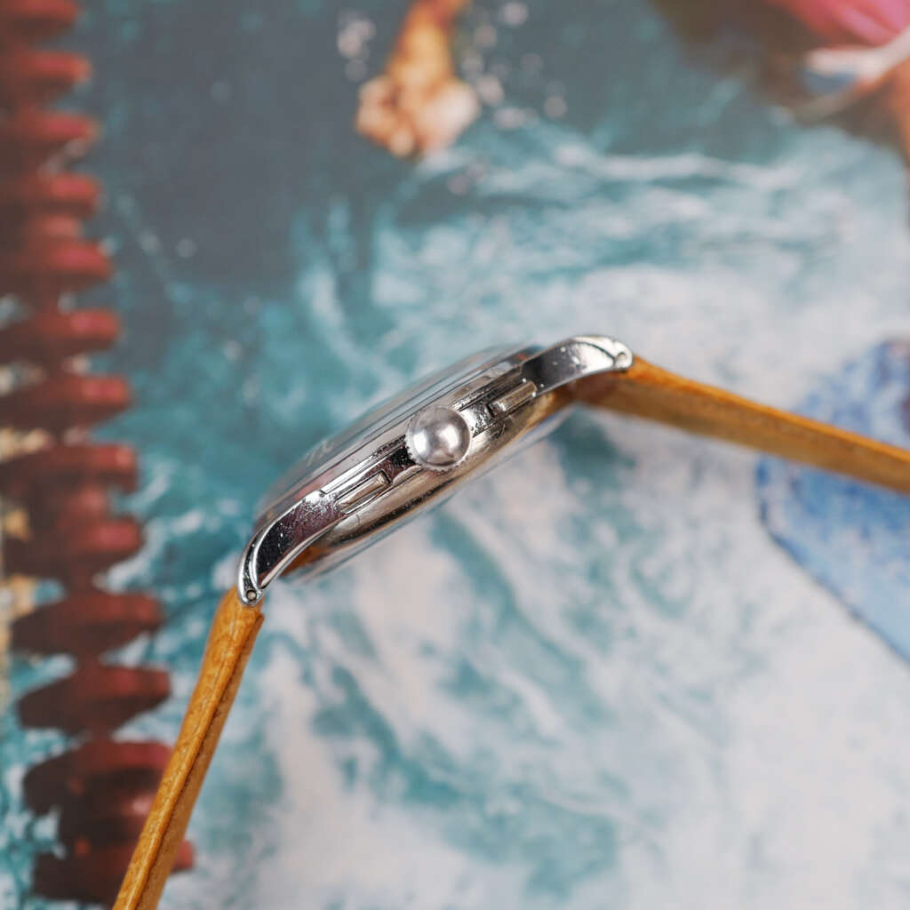 cafe-noir-les-montres-chronographe-suisse-en-acier-vintage-1950-venus-188_8 cafe-noir-les-montres-chronographe-suisse-en-acier-vintage-1950-venus-188