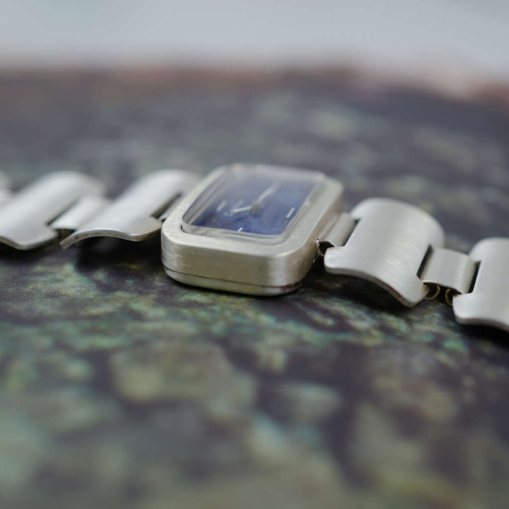 cafe-noir-montre-vintage-marseille-horloger-catalina-argent-cadran-bleu-lapis-1960