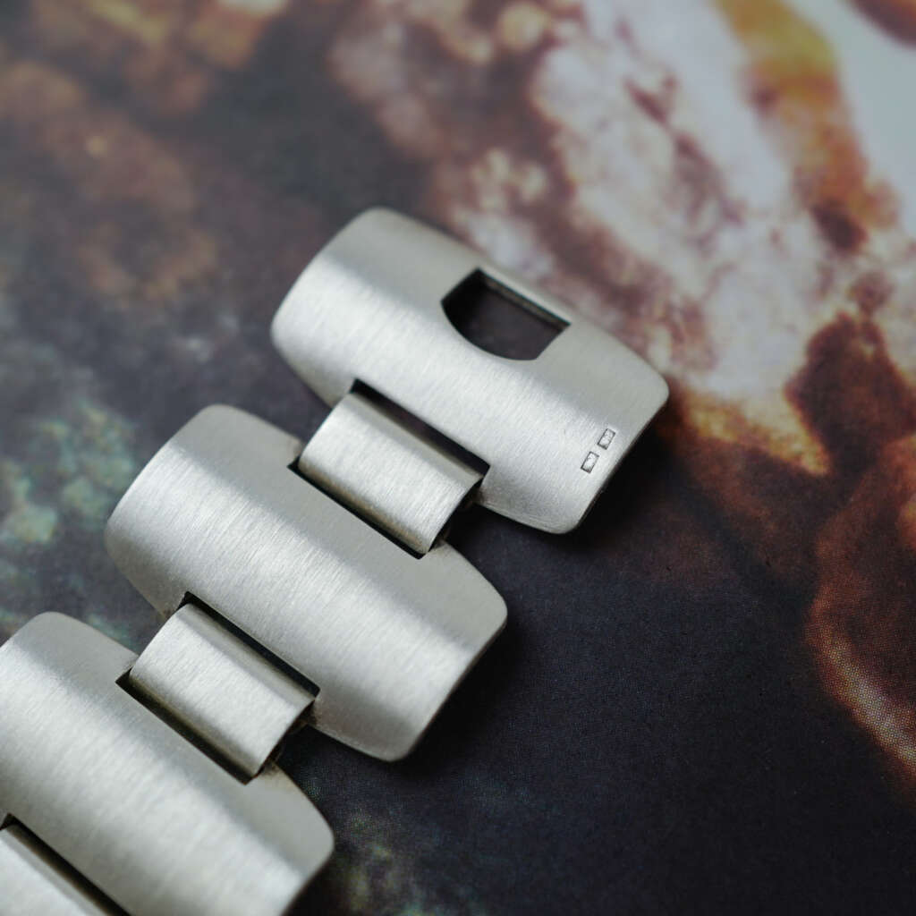 cafe-noir-montre-vintage-marseille-horloger-catalina-argent-cadran-bleu-lapis-1960