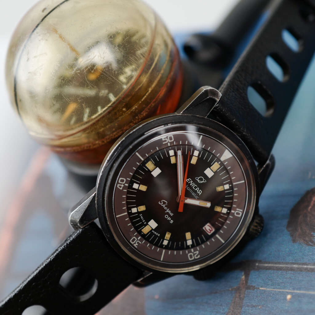 cafe-noir-montre-vintage-marseille-horloger-enicar-sherpa-ops-ultrasonic-militaire-1960
