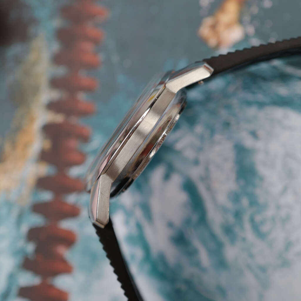 cafe-noir-montre-vintage-marseille-horloger-enicar-sherpa-ultradive-double-lollipop-automatique-1960