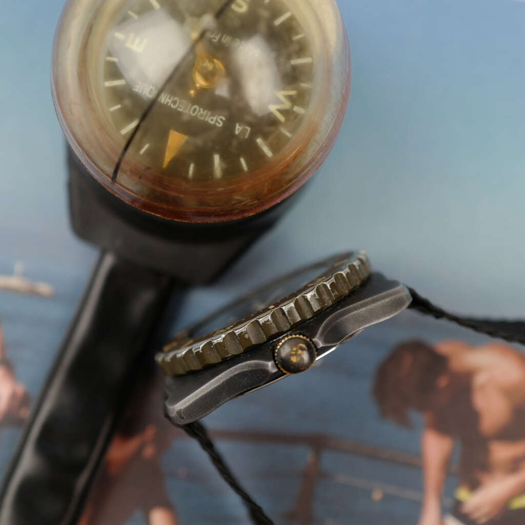 cafe-noir-montre-vintage-marseille-horloger-nationale-mrp-pvd