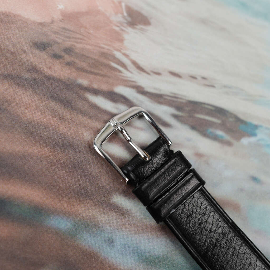 cafe-noir-montre-vintage-marseille-horloger-omega-fine-gris