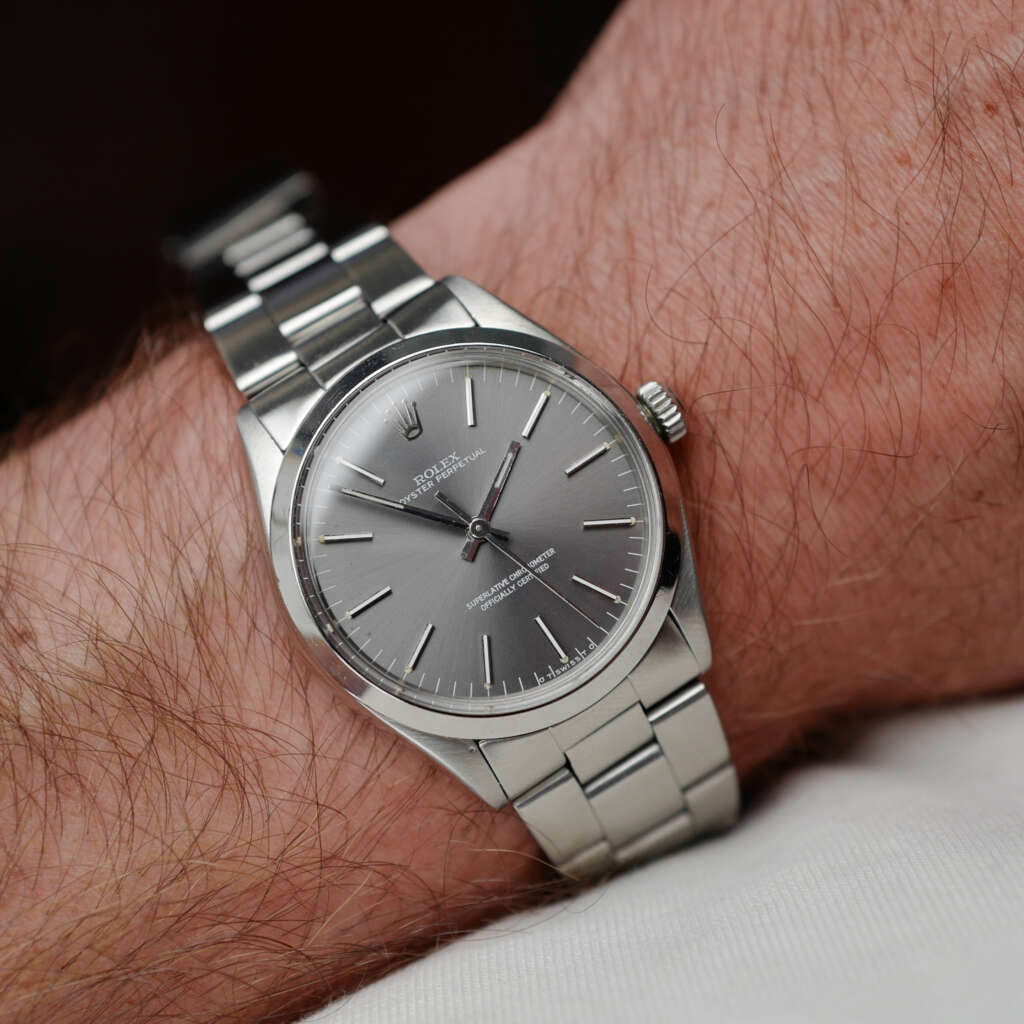 cafe-noir-montre-vintage-marseille-horloger-oyster-tritium-sigma