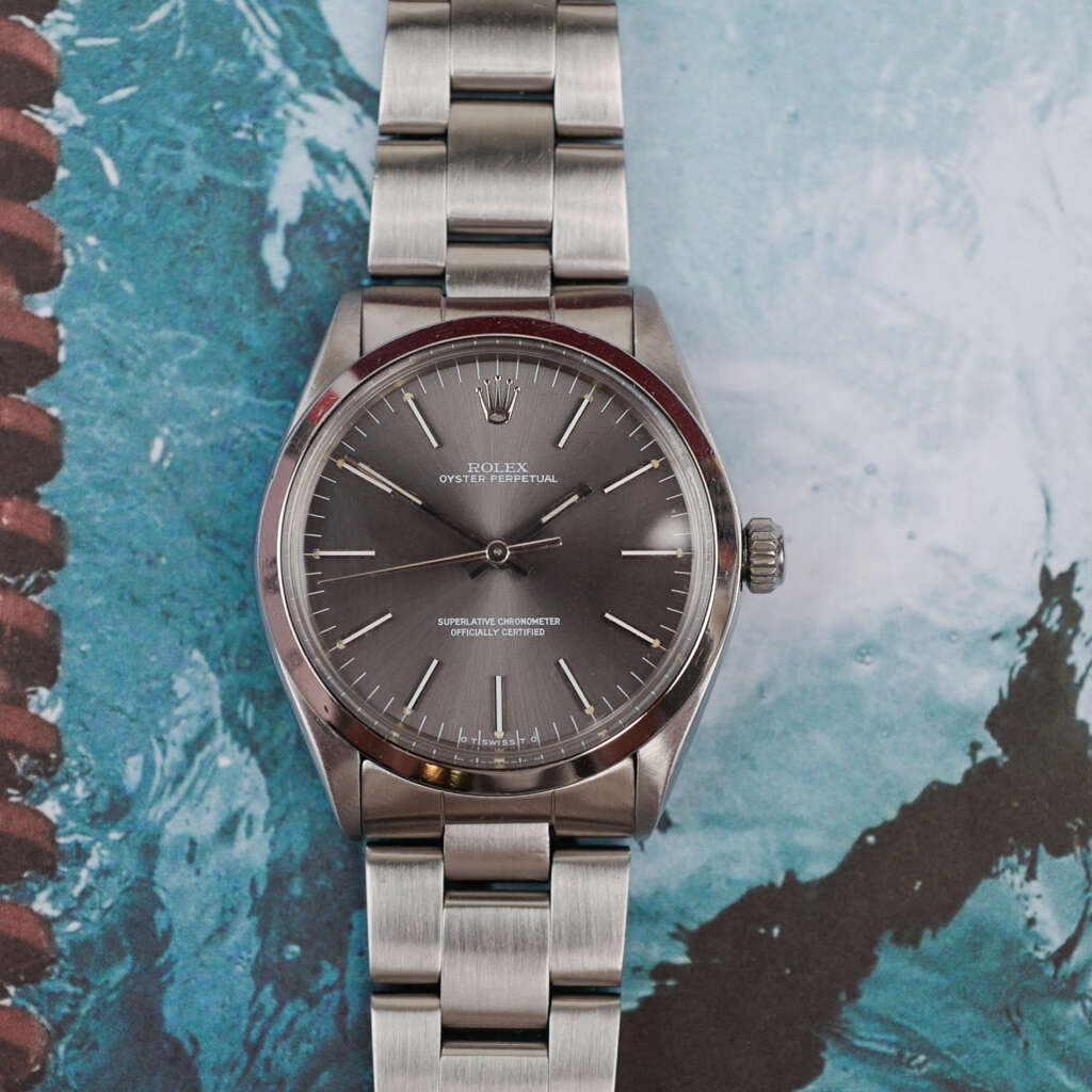 cafe-noir-montre-vintage-marseille-horloger-oyster-tritium-sigma