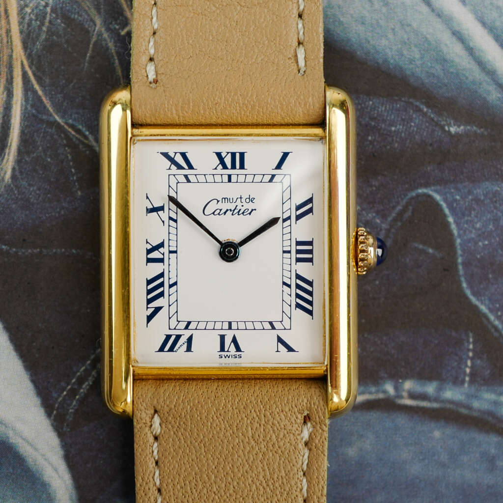 cafe-noir-montre-vintage-marseille-horloger-cartier-tank-must-gm-chiffres-romains-bleus-1990