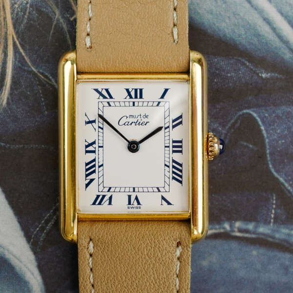 cafe-noir-montre-vintage-marseille-horloger-cartier-tank-must-gm-chiffres-romains-bleus-1990
