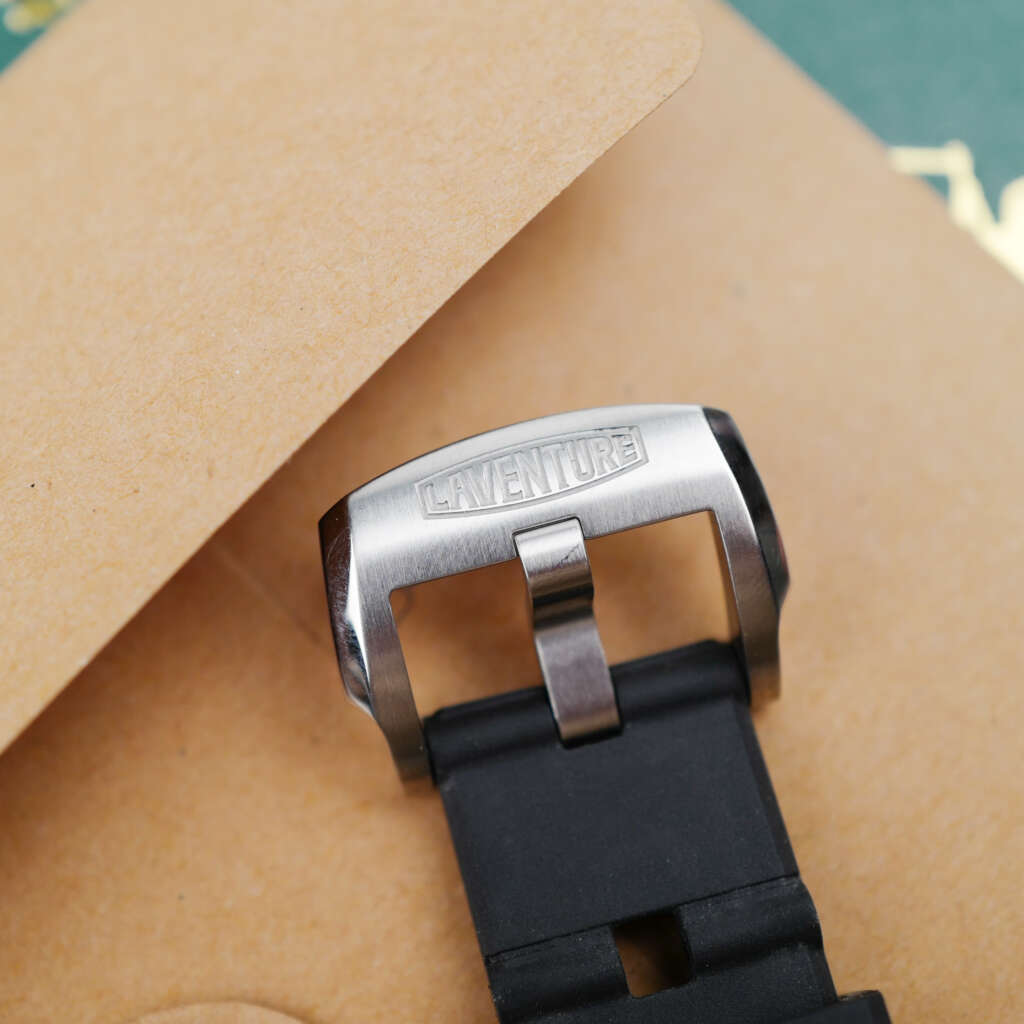 cafe-noir-montre-vintage-marseille-horloger-laventure-limited-green