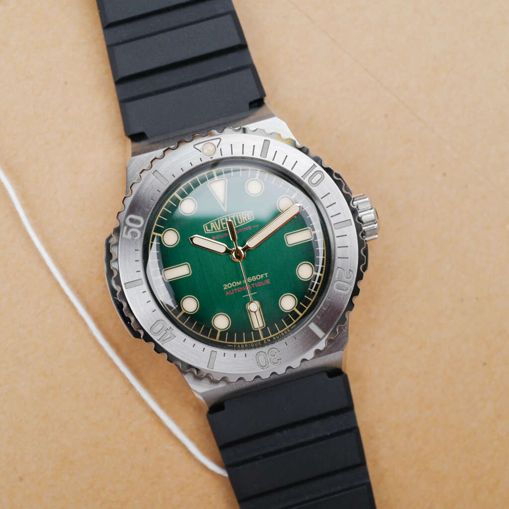 cafe-noir-montre-vintage-marseille-horloger-laventure-limited-green