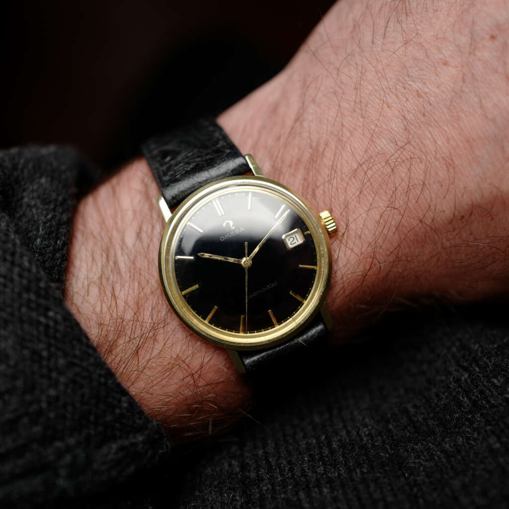 cafe-noir-montre-vintage-marseille-horloger-omega-seamaster-doree-cadran-noir-1962