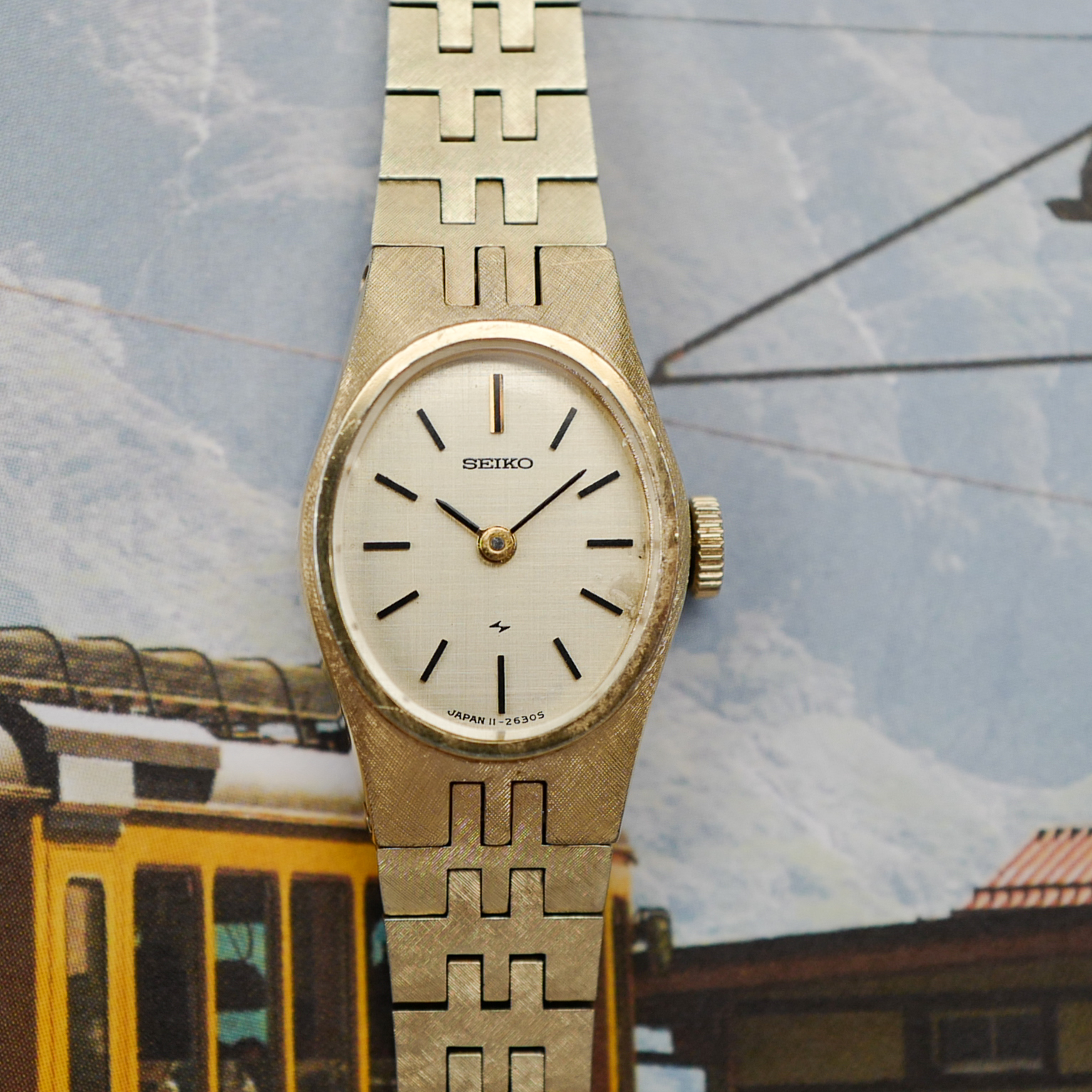 SEIKO Quartz « Montre-bijou de cocktail dorée » pour femme (Vintage 1980)