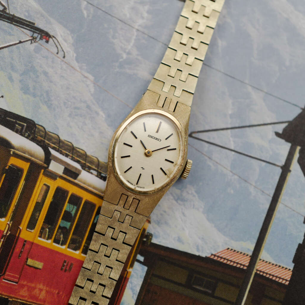 cafe-noir-montre-vintage-marseille-horloger-seiko-montre-bijou-cocktail-doree-femme-1980_18 cafe-noir-montre-vintage-marseille-horloger-seiko-montre-bijou-cocktail-doree-femme-1980