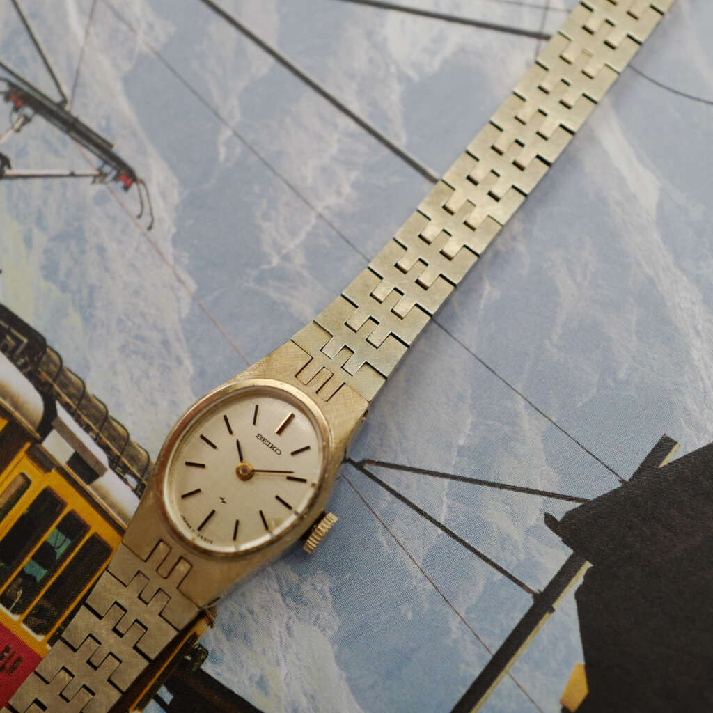 cafe-noir-montre-vintage-marseille-horloger-seiko-montre-bijou-cocktail-doree-femme-1980_21 cafe-noir-montre-vintage-marseille-horloger-seiko-montre-bijou-cocktail-doree-femme-1980