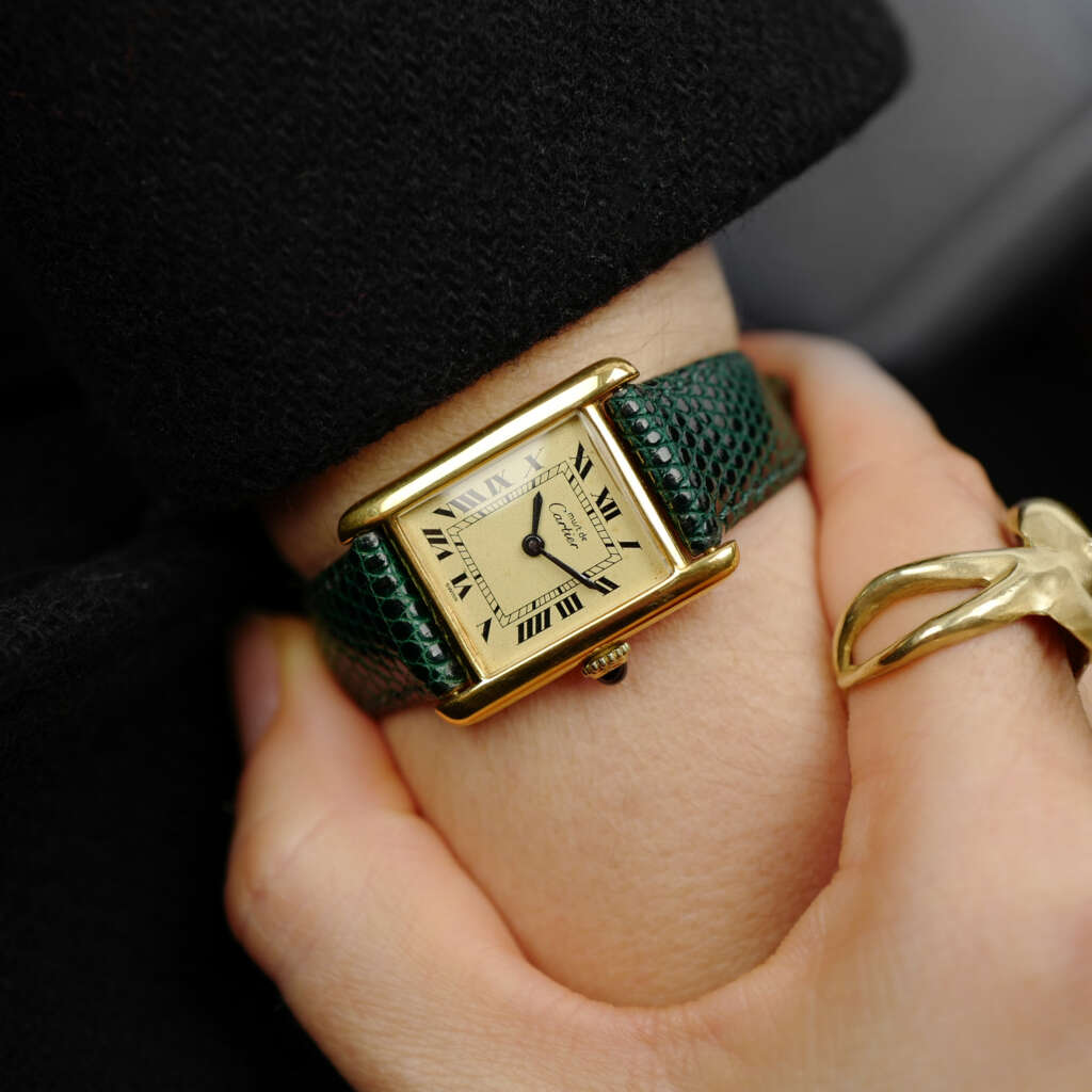 cartier-tank-must-quartz-doré-chiffres-romains-pour-femme-vintage-1980-mecanique