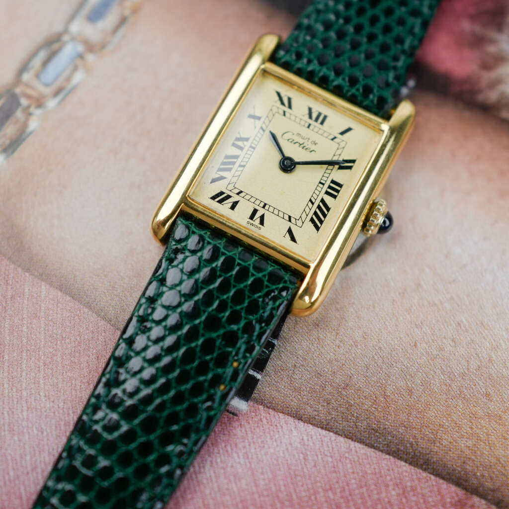 cartier-tank-must-quartz-doré-chiffres-romains-pour-femme-vintage-1980-mecanique_7 cartier-tank-must-quartz-doré-chiffres-romains-pour-femme-vintage-1980-mecanique