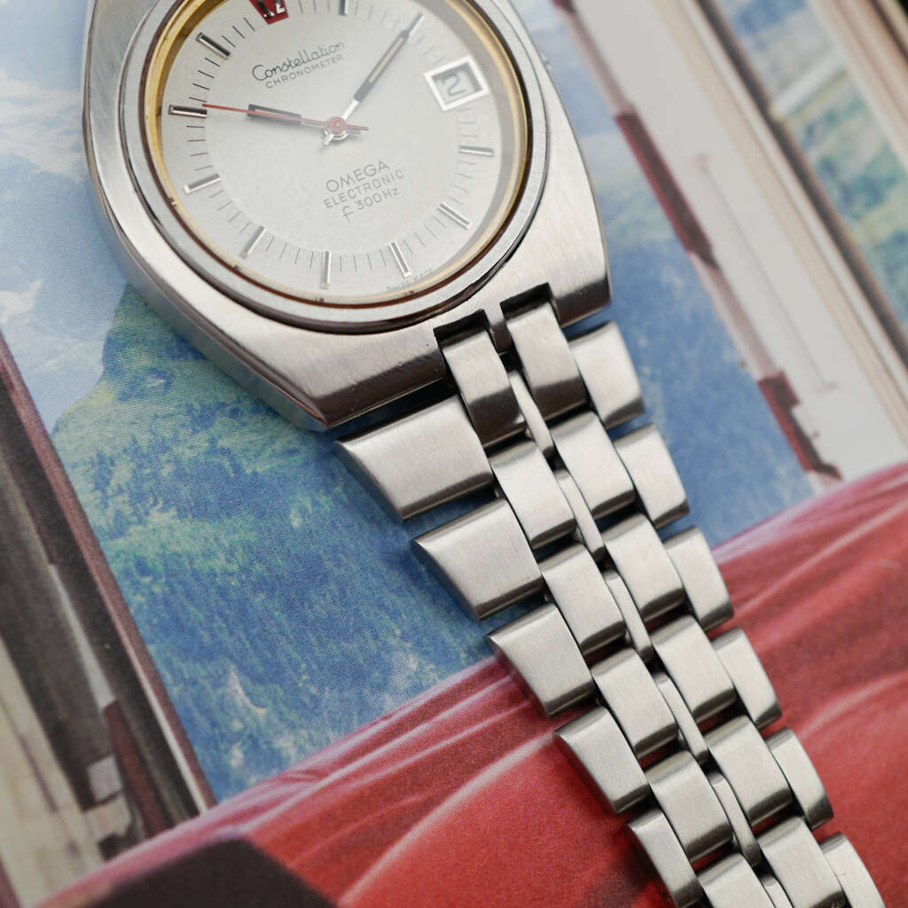 omega-d-shape-asymetrique-f300hz-geneve-chronometer-ref-198-021-vintage-1970