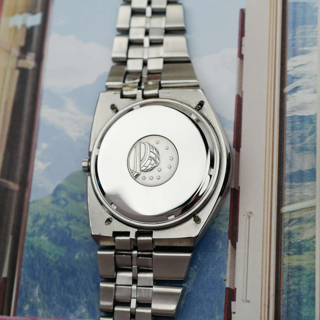 omega-d-shape-asymetrique-f300hz-geneve-chronometer-ref-198-021-vintage-1970