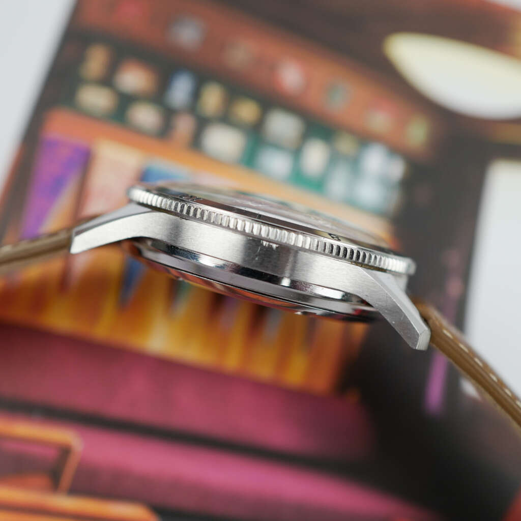 cafe-noir-montre-vintage-marseille-horloger-breitling-chronographe-765-avi-raquel-welch-1969