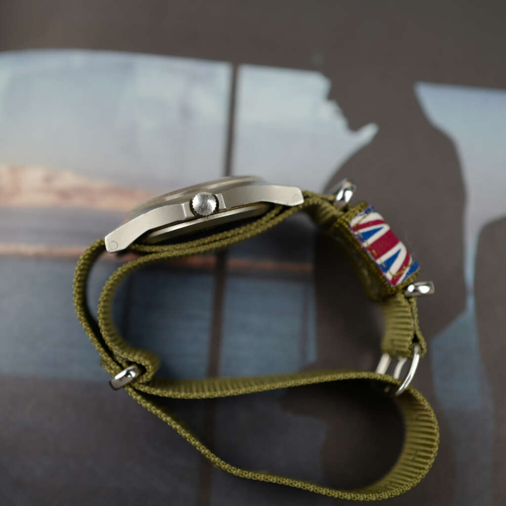 cafe-noir-montre-vintage-marseille-horloger-cwc-g10-quartz-tritium-1995-dotations-britannique_8 cafe-noir-montre-vintage-marseille-horloger-cwc-g10-quartz-tritium-1995-dotations-britannique