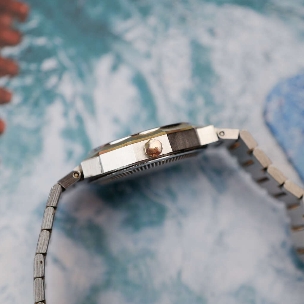 cafe-noir-montre-vintage-marseille-horloger-eska-bicolore-quartz-annees-1980