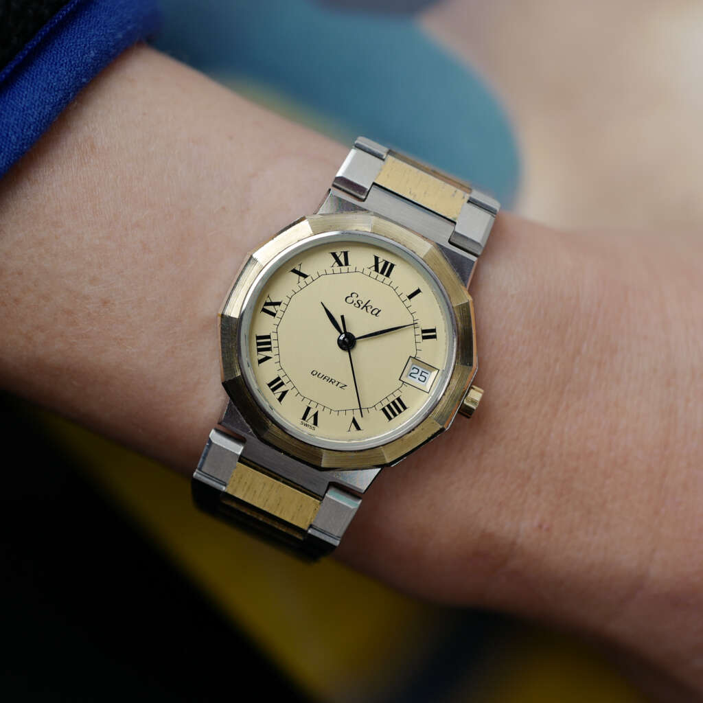 cafe-noir-montre-vintage-marseille-horloger-eska-bicolore-quartz-annees-1980