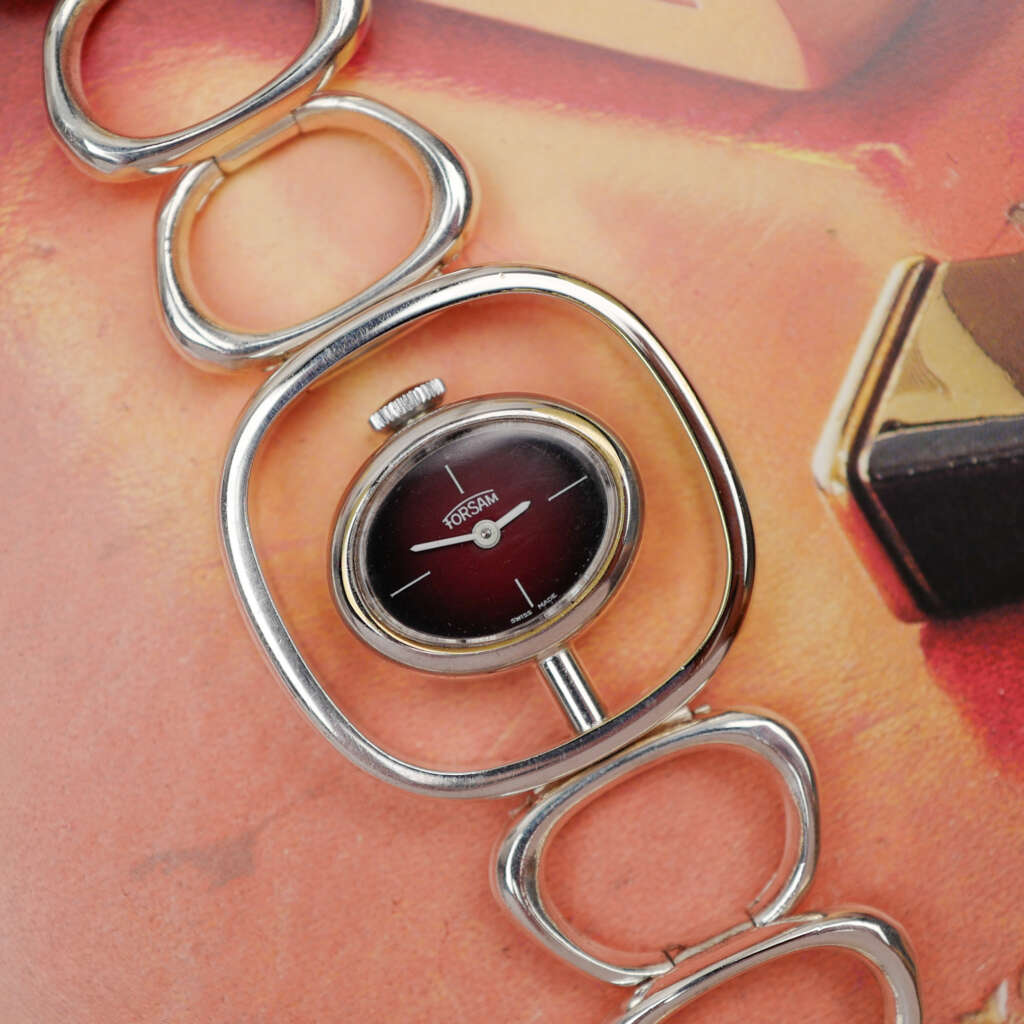 cafe-noir-montre-vintage-marseille-horloger-forsam-montre-bijou-art-deco-1980-rouge-mecanique