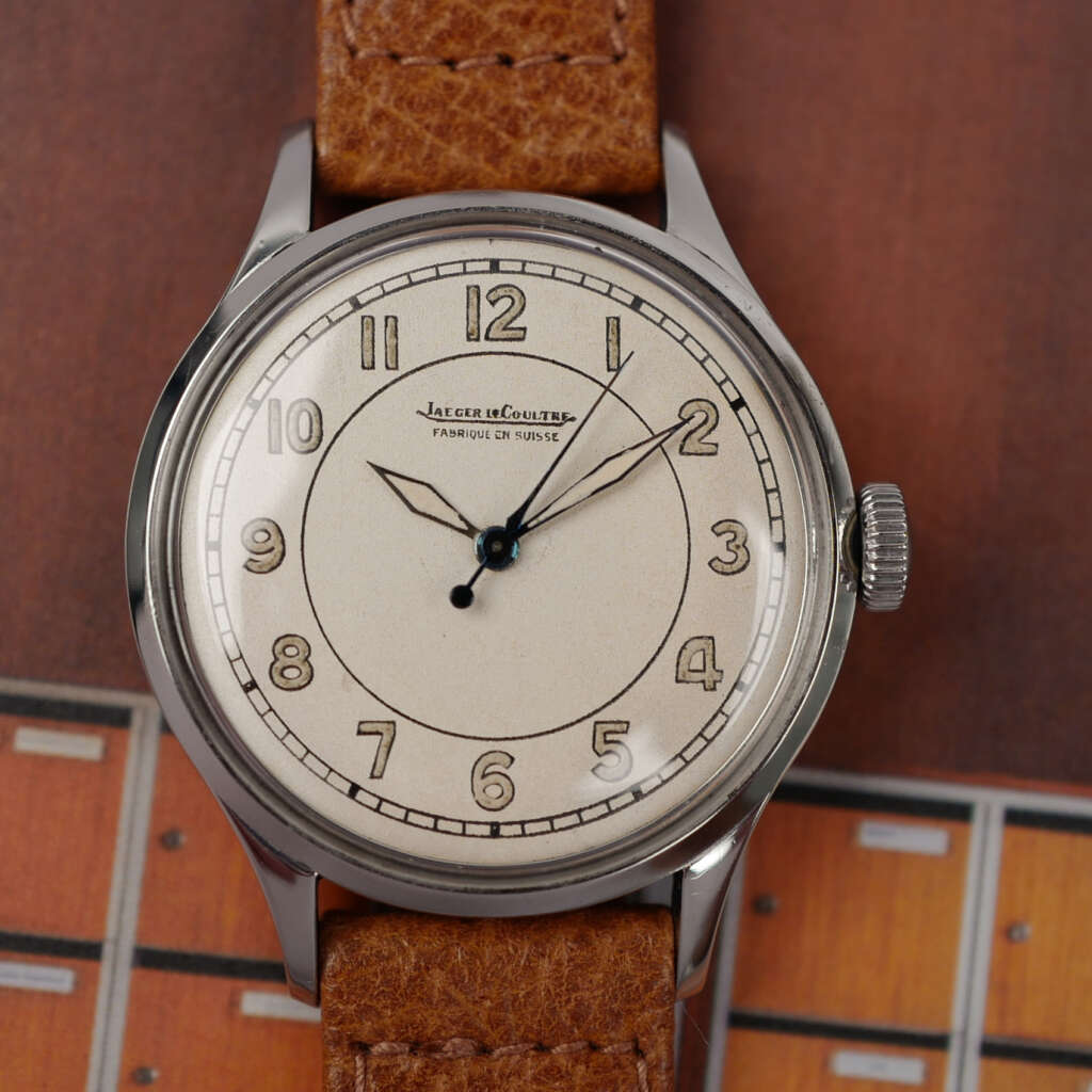 cafe-noir-montre-vintage-marseille-horloger-jaeger-lecoultre-militaire-radium-1950-fabrique-en-suisse