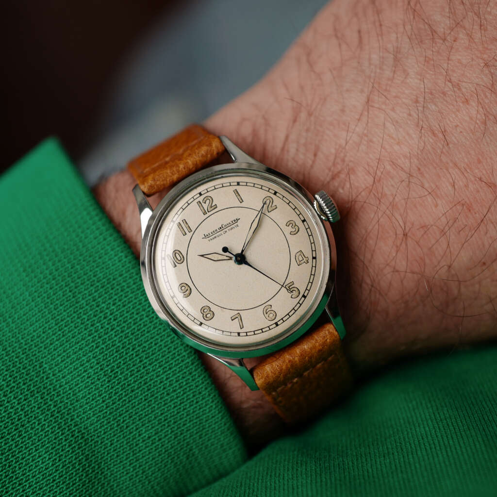 cafe-noir-montre-vintage-marseille-horloger-jaeger-lecoultre-militaire-radium-1950-fabrique-en-suisse