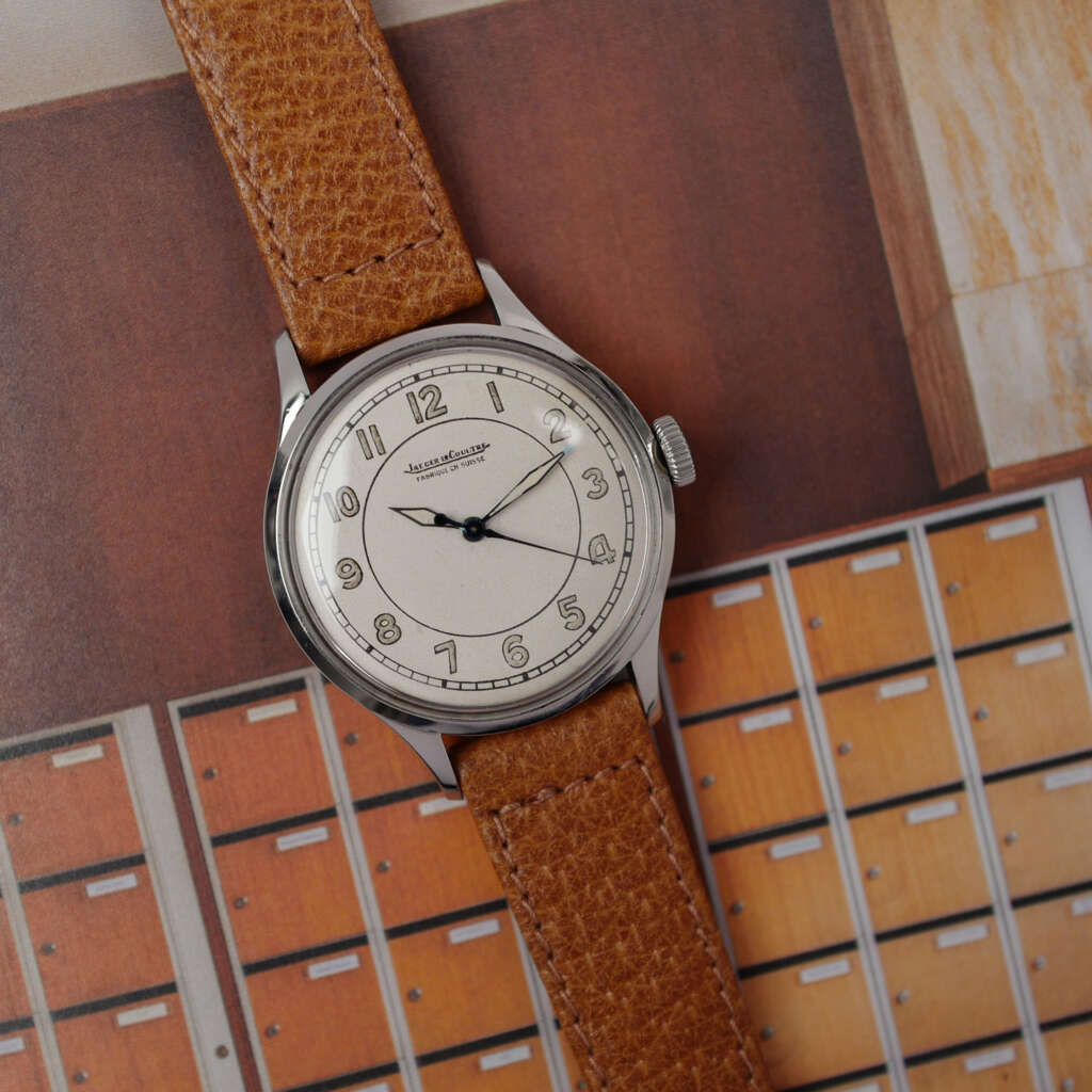 cafe-noir-montre-vintage-marseille-horloger-jaeger-lecoultre-militaire-radium-1950-fabrique-en-suisse