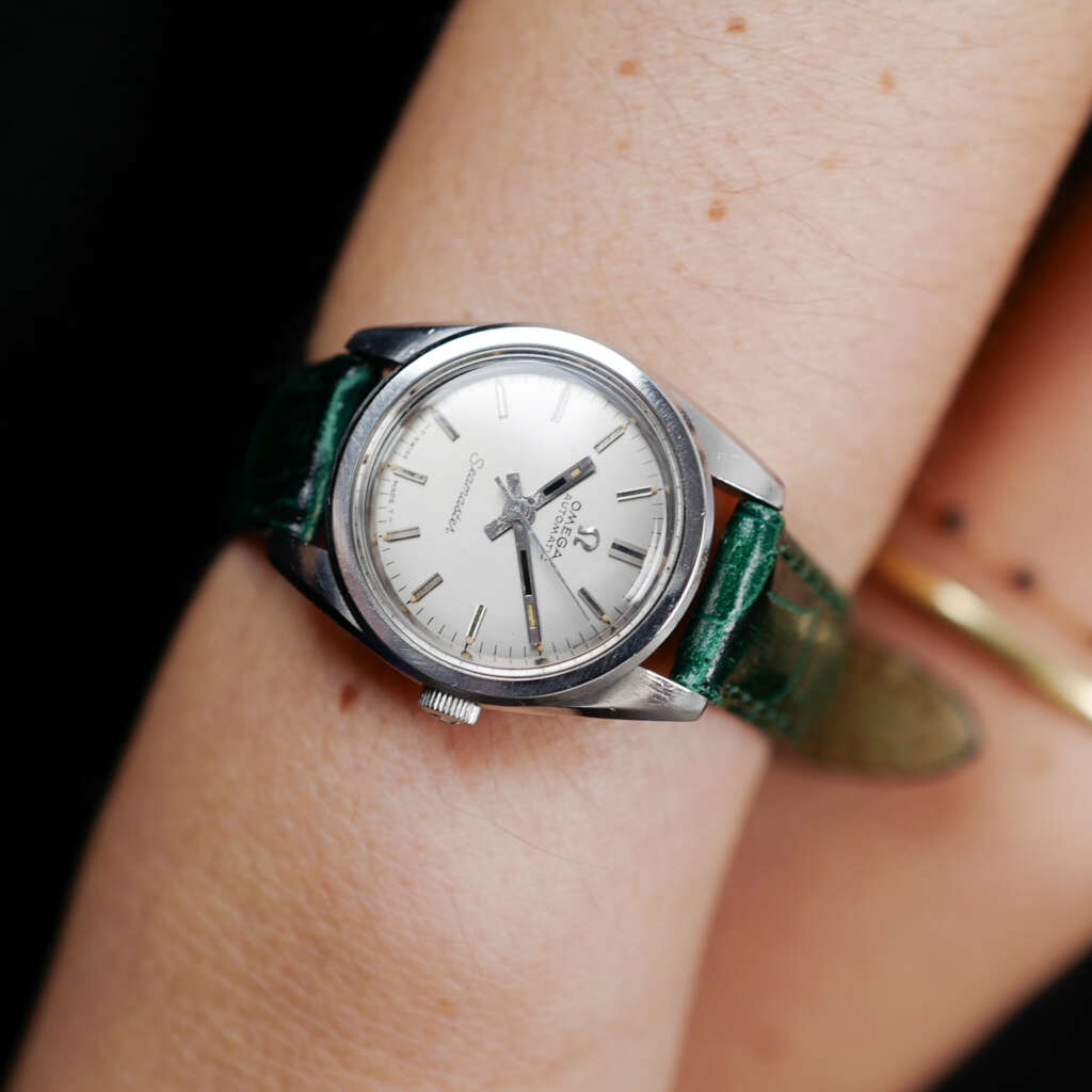 cafe-noir-montre-vintage-marseille-horloger-mini-seamaster-femme-omega-automatique-1980