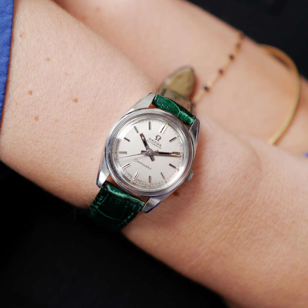 cafe-noir-montre-vintage-marseille-horloger-mini-seamaster-femme-omega-automatique-1980